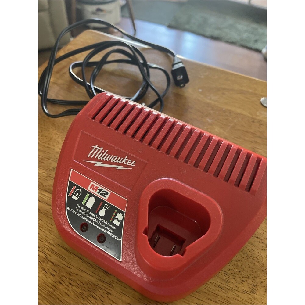 MILWAUKEE M12 12V LITHIUM-ION BATTERY CHARGER 48-59-2401